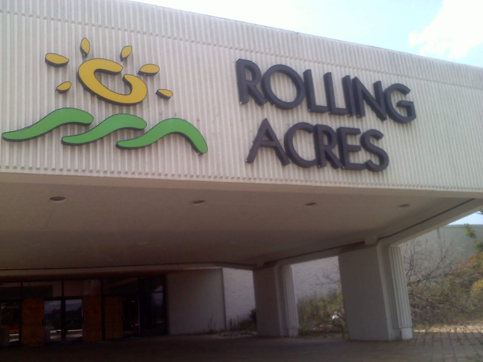 Dead and Dying retail: Rolling Acres Mall in Akron, Ohio