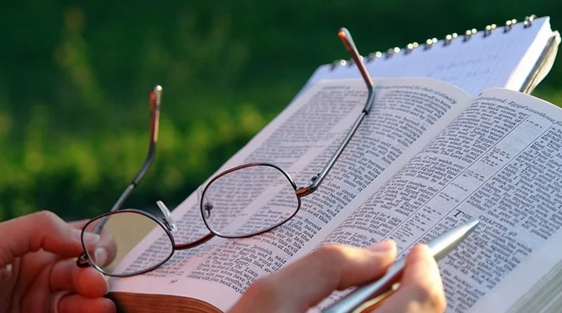 Por que, para algumas pessoas, é tão difícil ler a bíblia?