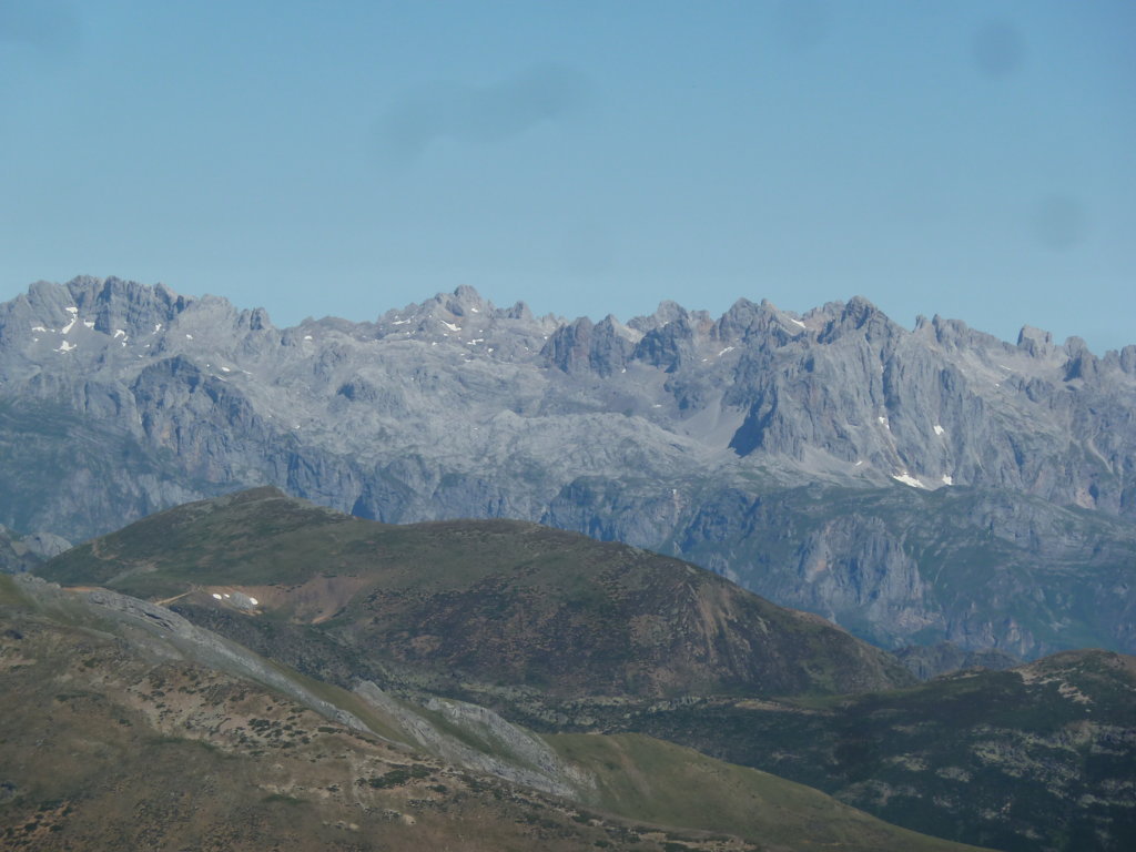 CURAVACAS, 2.524m (La montaña verdinegra) P1210924%2B%2528FILEminimizer%2529