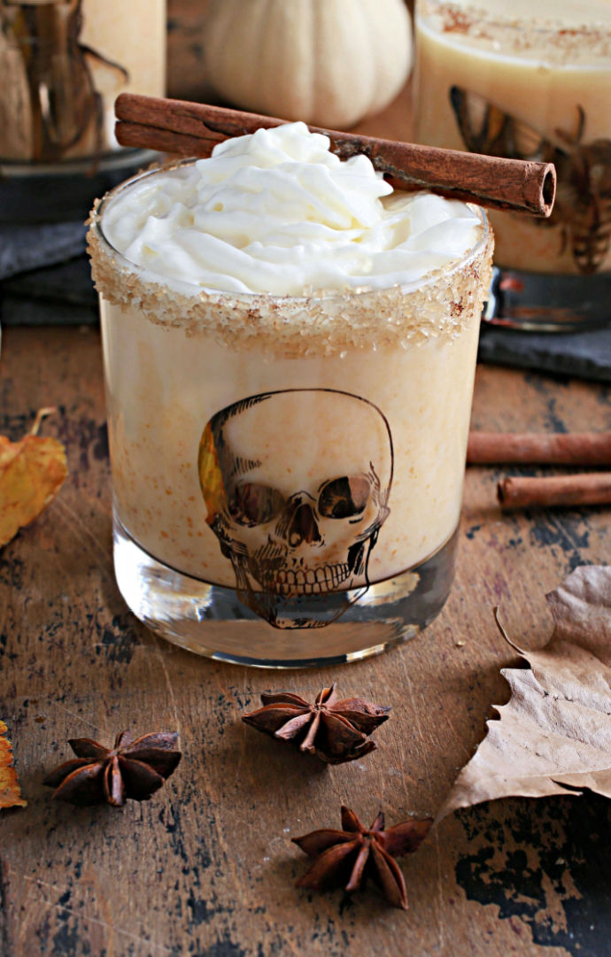 White-Pumpkin-Cocktail-1 Recipe for a bourbon cocktail flavored with pumpkin puree, coffee liqueur, cinnamon and milk.