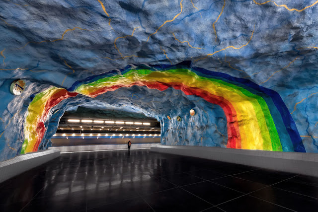 スウェーデンにある、まるで地獄の入り口と言われる地下鉄の謎 【art】　Stadionn 駅