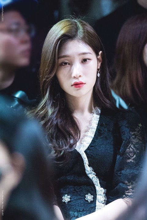 Jung Chaeyeon vs Nancy, whose face would you choose if you could have one?  ~ pannatic
