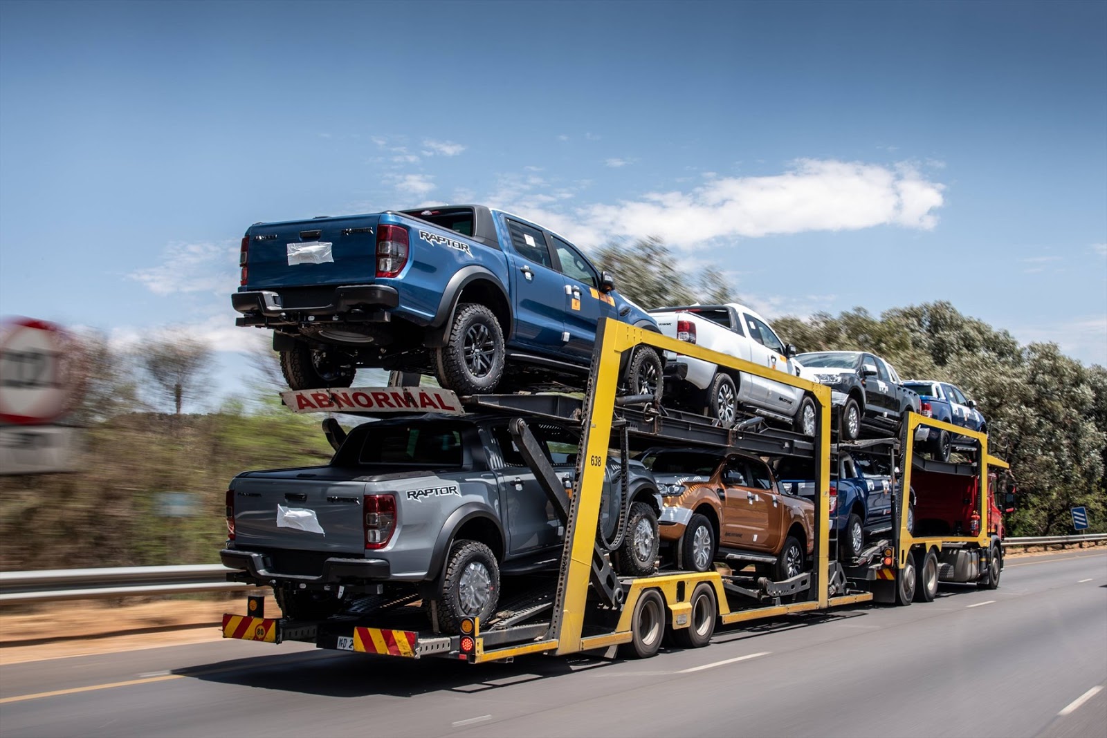 гоночные автовозы. самый длинный автовоз. гоночный автовоз. автовозы техновиза. деревянный автовоз купить.