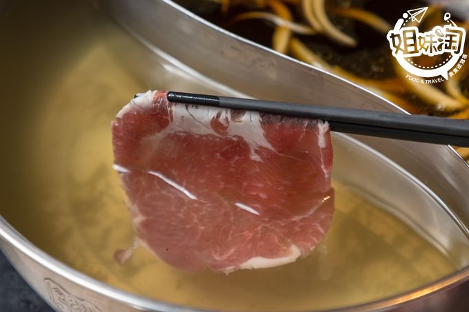 高雄市 左營區 高鐵 推薦 美食 火鍋 麻辣鍋 吃到飽 聚餐 肉肉屋 獨家 必吃 叻沙鍋
