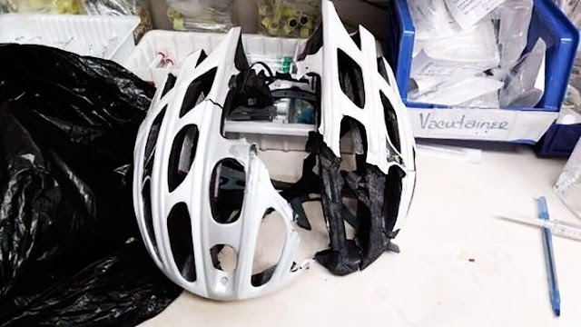 10 Foto Keberuntungan ini Menjadi Bukti Pentingnya Memakai Helm, Agar Tak Selalu Disepelekan 10 Foto Keberuntungan ini Menjadi Bukti Pentingnya Memakai Helm, Agar Tak Selalu Disepelekan