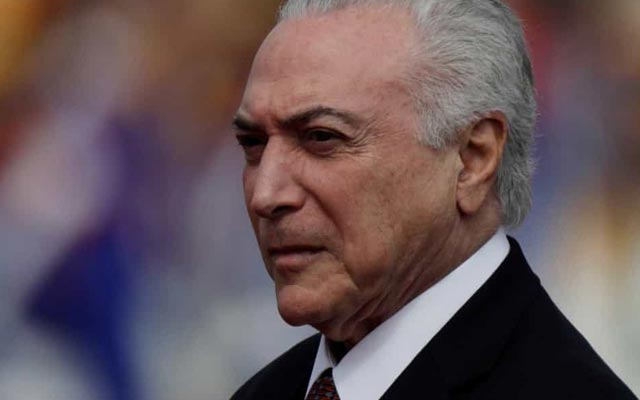"Lava Jato não olha a quem", diz senador sobre Michel Temer