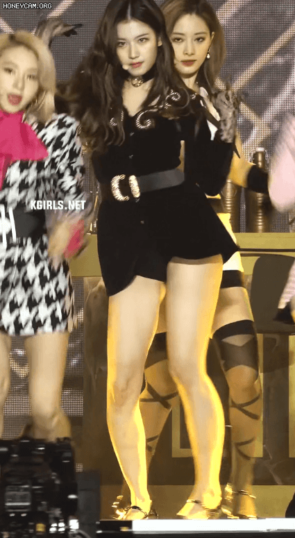 섹시한 사나 각선미 - 꾸르