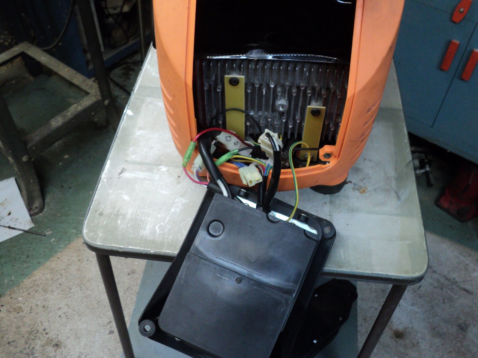 Rouge River A Princess Auto Power Fist 3,000 Continuous Watts