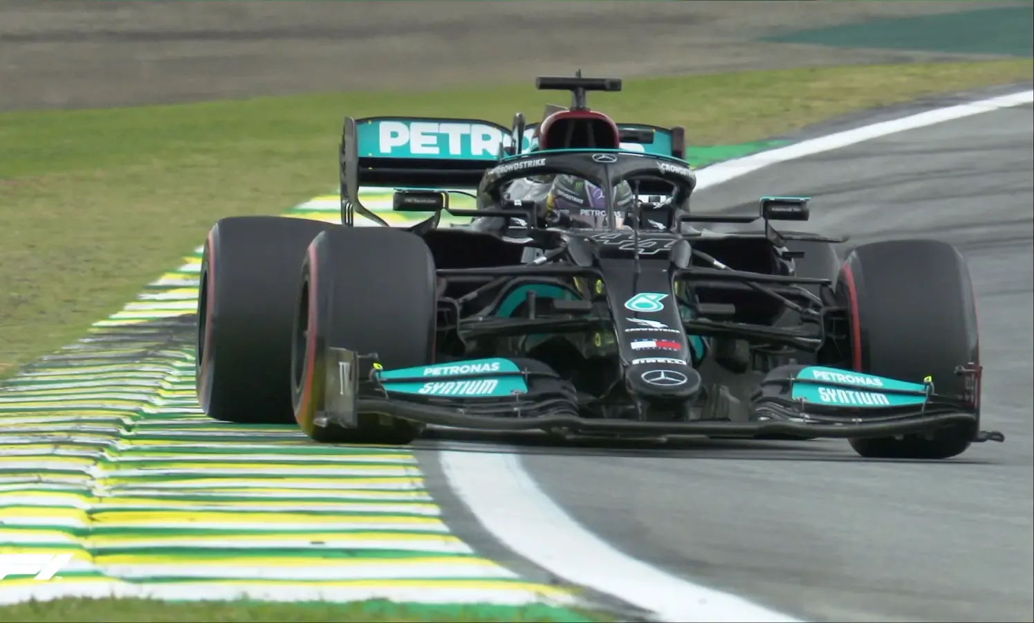 Lewis Hamilton è il più veloce nelle qualifiche del gran premio del Brasile 2021