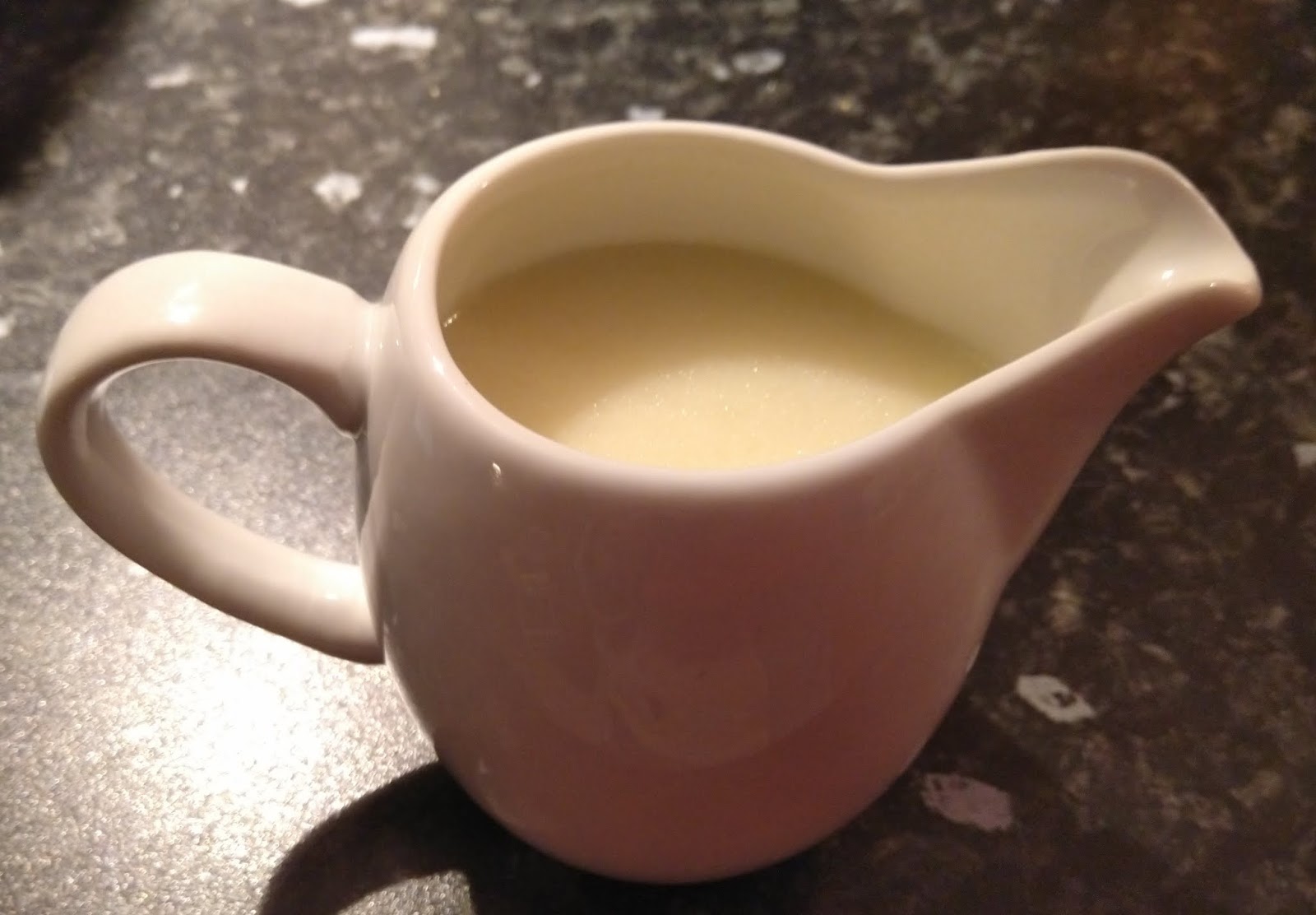 Recipe Simple Almond Milk, Middle Ages (Leite de Amêndoas Simples, Idade Média).