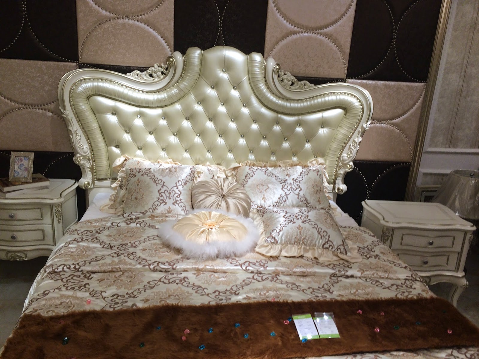 Great China Market الأبيض ملك الألوان