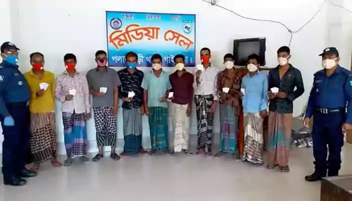 9 arrested from gambling hall in Palashbari পলাশবাড়ীতে জুয়ার আসর থেকে আটক ৯