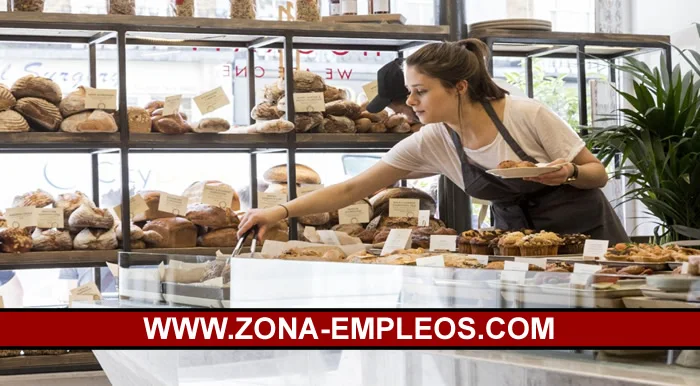 Imagen de una empleada en una panaderia