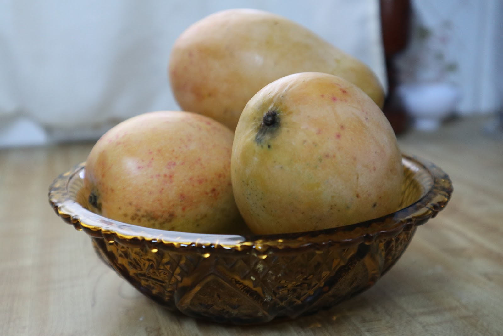 WhaTooCook: Caribbean Mangoes - How To Eat Ripe Mangoes Caribbean Style