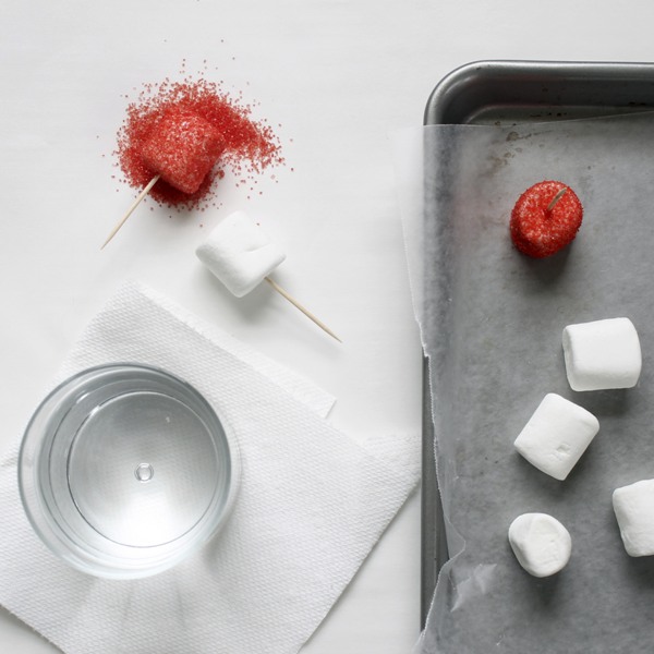 Red, White and Blue DIY Marshmallow Pops - via BirdsParty.com