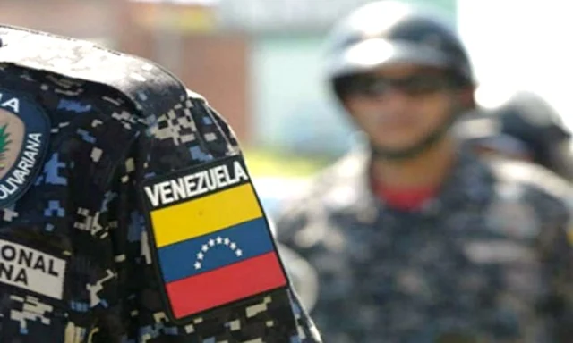 Cinco soldados desertores de Venezuela