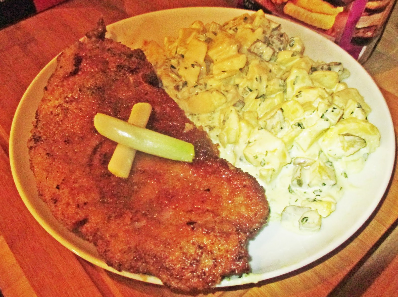 Futtern wie bei Muttern: Muttis Kartoffelsalat mit Kotelett ...