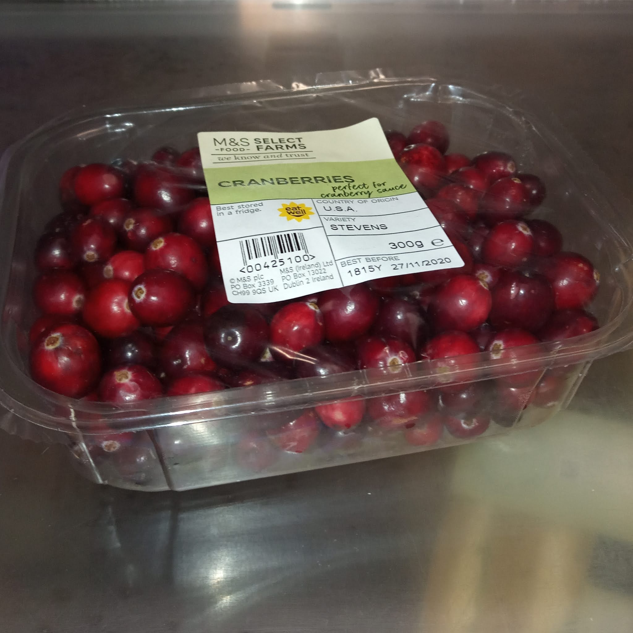 Supersupergirl's Food Reviews M&S Marks and Spencers Fresh cranberries