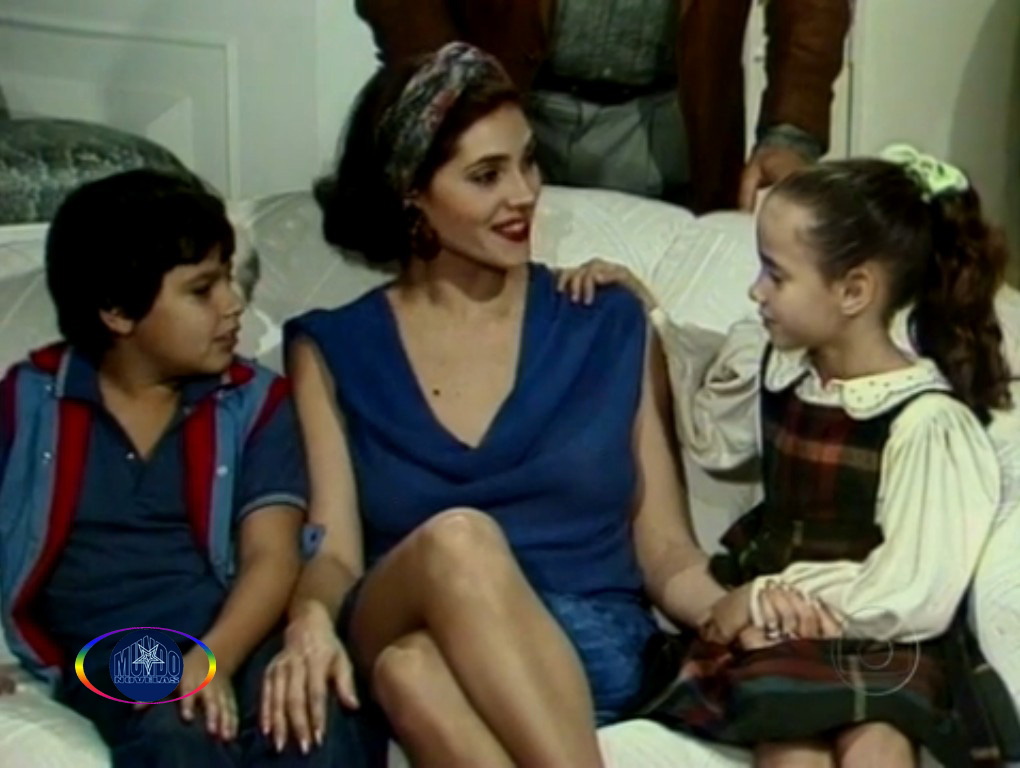 A GATA COMEU (RESUMO DOS CAPÍTULOS)