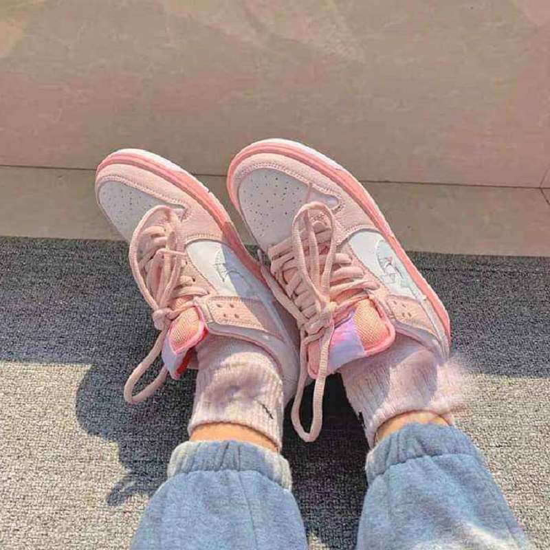 Giày thể thao hoa anh đào 23112001, màu sắc nổi bật Giày thể thao hoa anh đào 23112001, màu sắc nổi bật