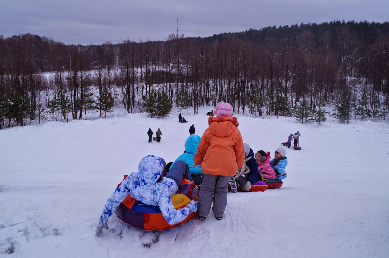 ватрушка парк. череповец катание на ватрушках. катание на тюбинге. где в пушкине покататься на ватрушках. где в пушкине покататься на ватрушках.