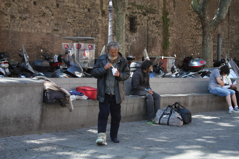 Бомжи в риме Бомжи в риме