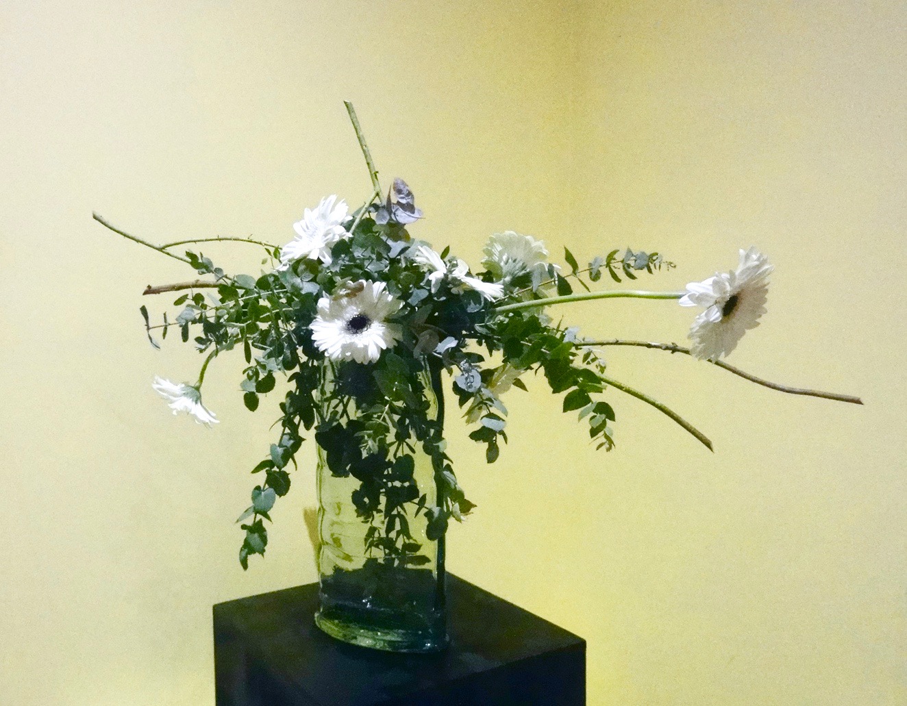 Pulcheria Using a glass container Ikebana Gallery Award