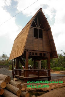 rumah adat lombok. gazebo.rumah adat, rumah panggung.lantai kayu,