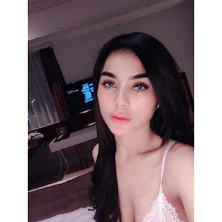 Charents Koleksi foto Selfie Terhot Model Indonesia - ZONA ARTIS LAGI
