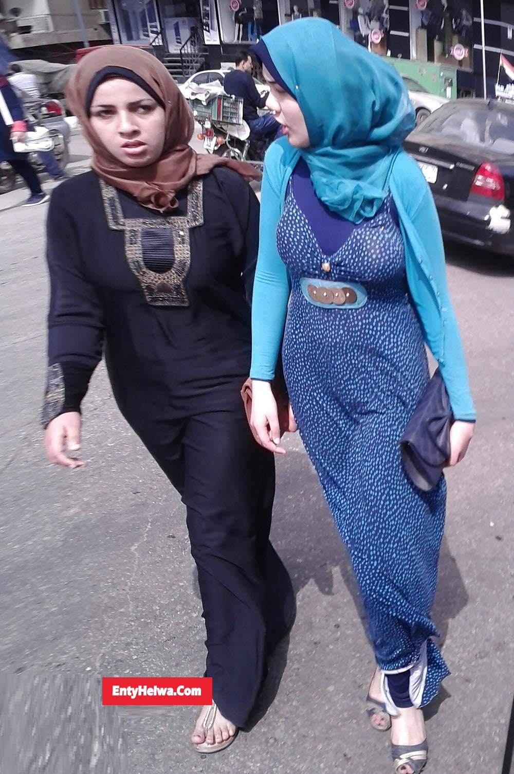 صور أجمل بنات محجبات بالجيبات في الشارع