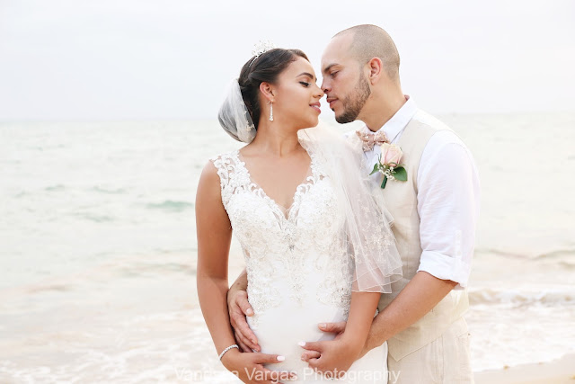 Claritza And Fabian S Beach Wedding At Rincon Beach Resort