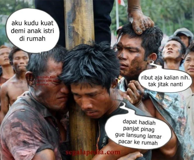 Gambar Lucu Panjat Pinang 17 Agustus