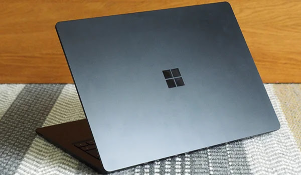 Microsoft Surface Laptop إشاعات حول صدور جهاز Microsoft Surface Laptop 4 بتكوينات intel و AMD