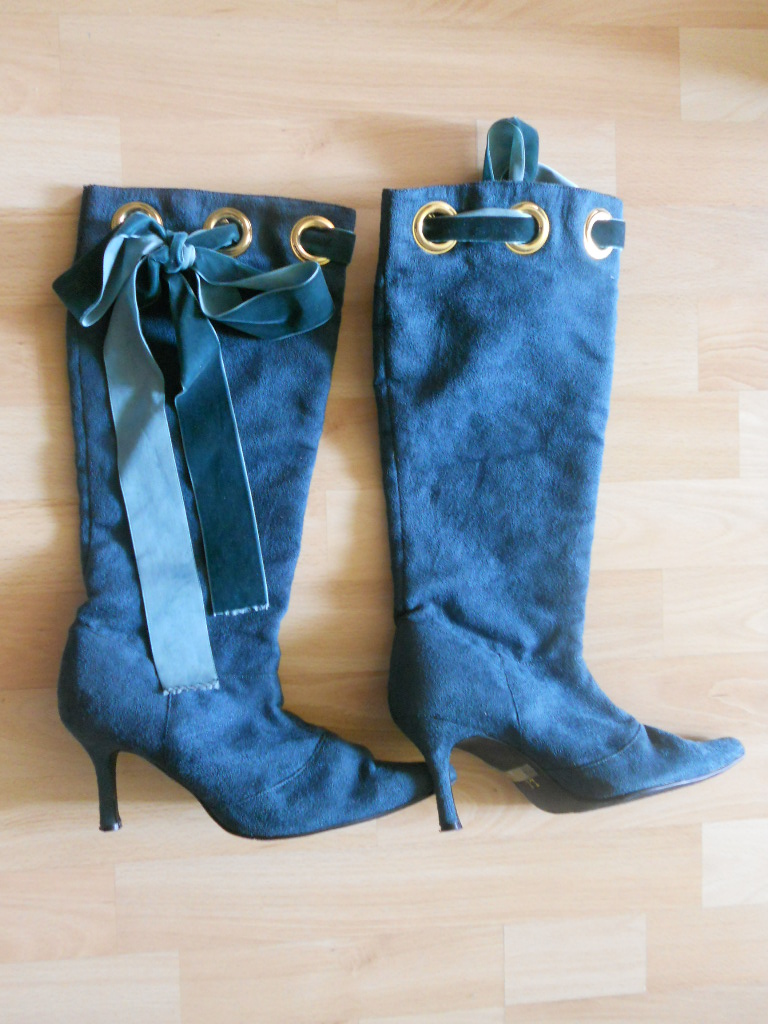 Japanese Vintage Fashion: 'deep olive green suede knee high boots with long ribbon (takeshita