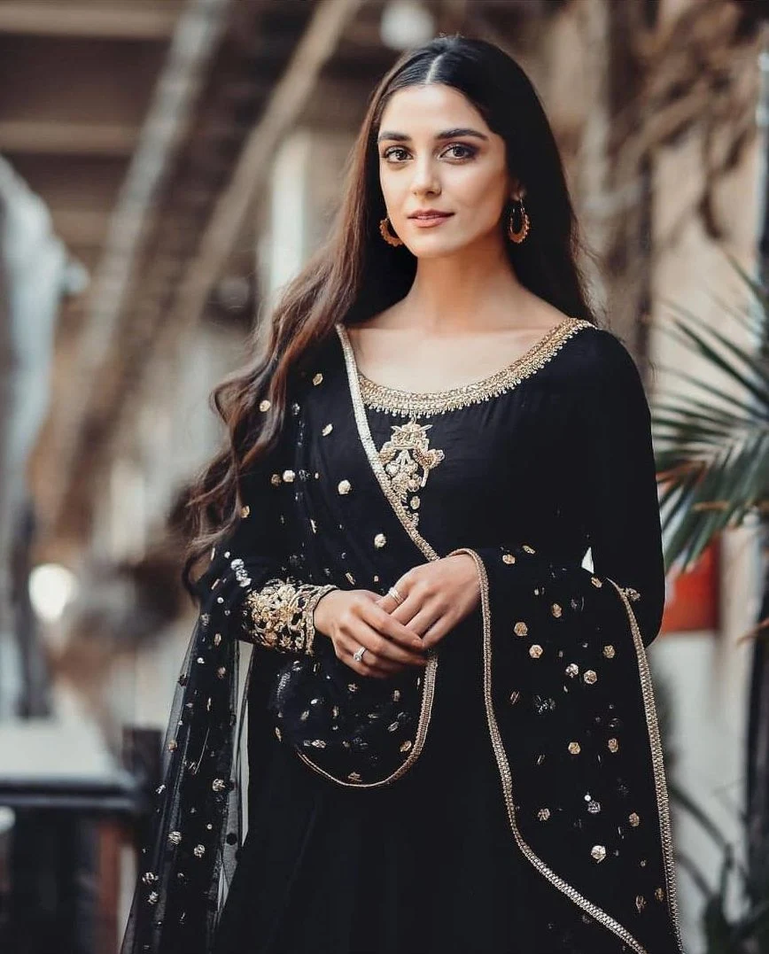 Famous Pakistani Celebrities Dresses from Ramadan Transmissions 2021 Famous Pakistani Celebrities Dresses from Ramadan Transmissions 2021