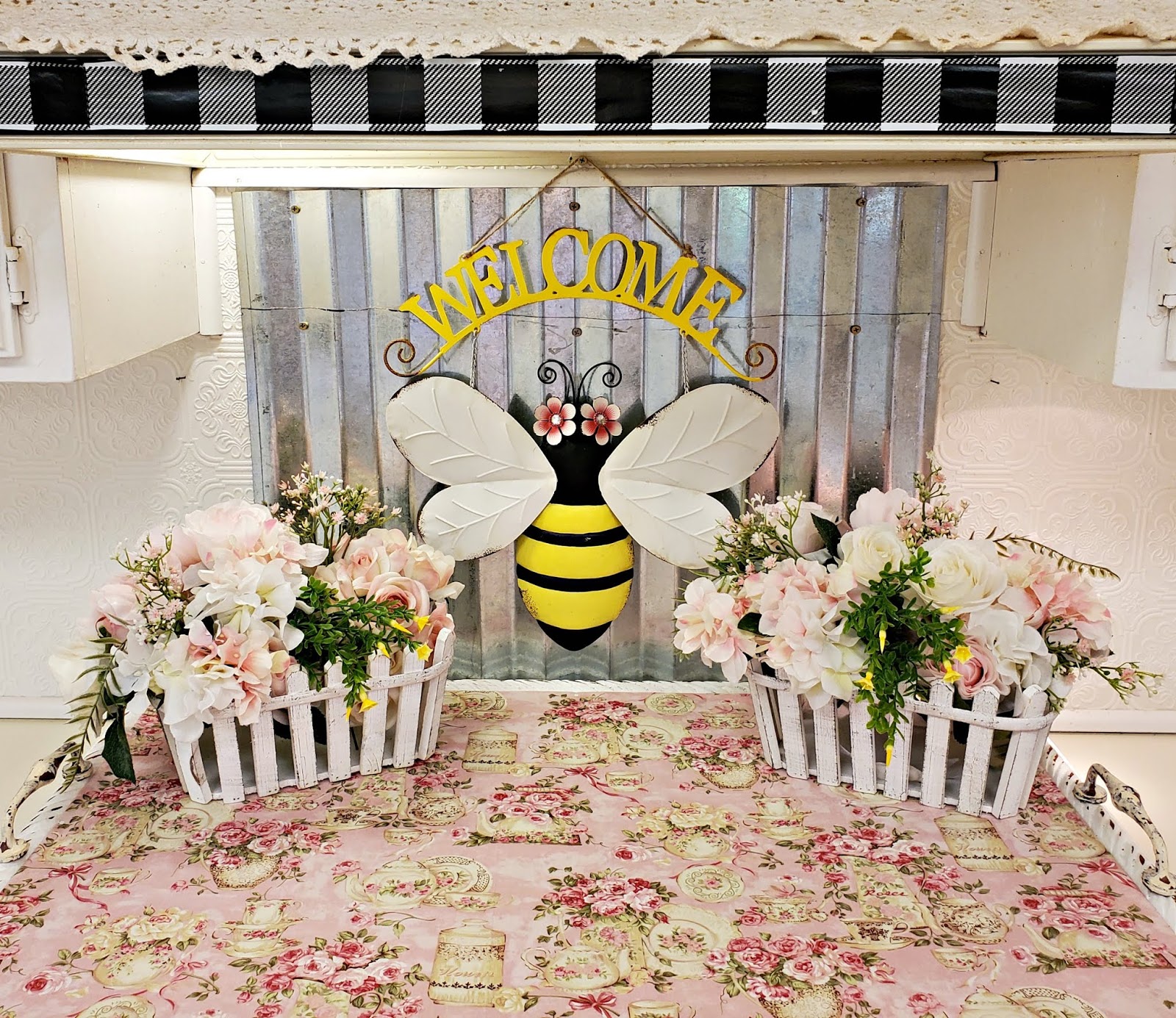Bee Decor, Bumble Bee Decor, Bee Kitchen Decor, Bee Theme, Kitchen