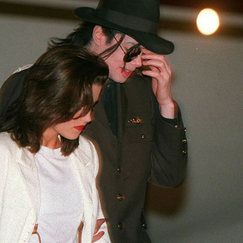 30 Beautiful Pics of Michael Jackson and Lisa Marie Presley Together During Their Short Marriage