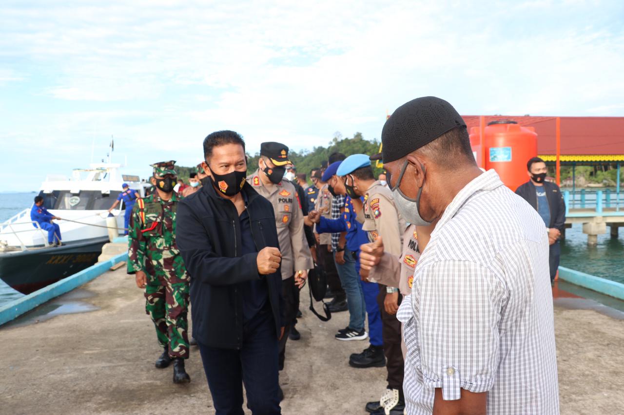 Pastikan Vaksinasi Jangkau Pulau Terlaksana, Kapolda Kepri Berkunjung ke Kabupaten Lingga