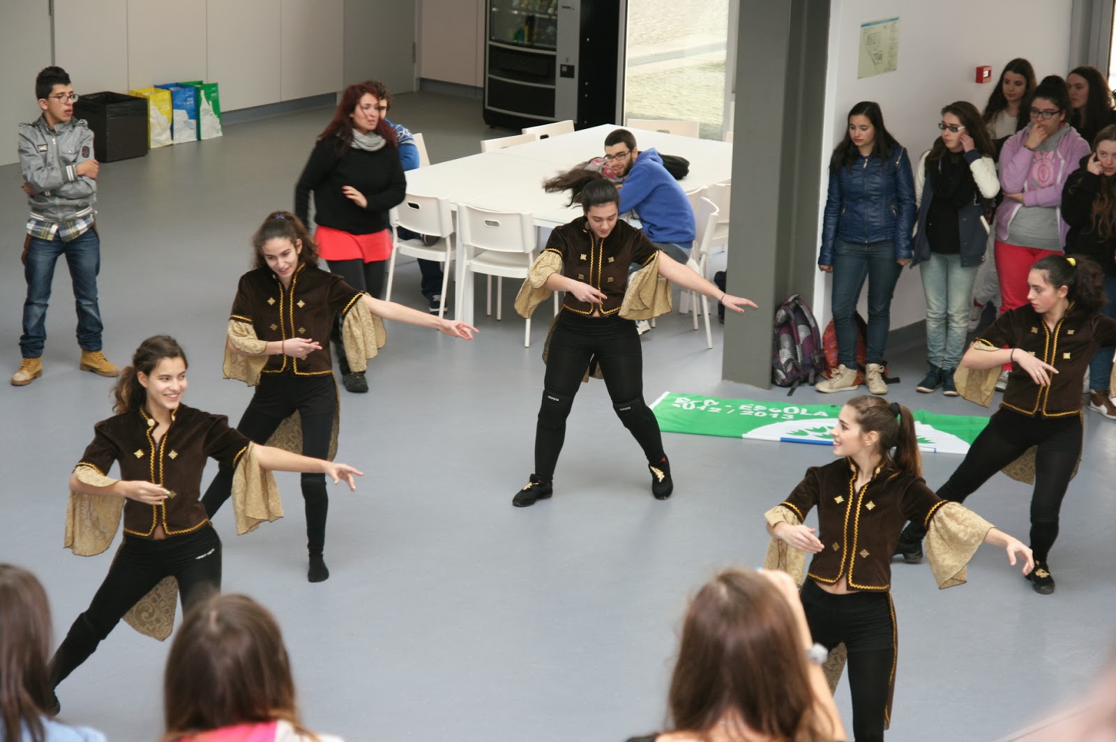 Desporto Escolar - Agrupamento de Escolas de Rio Tinto nº 3 : DANÇA