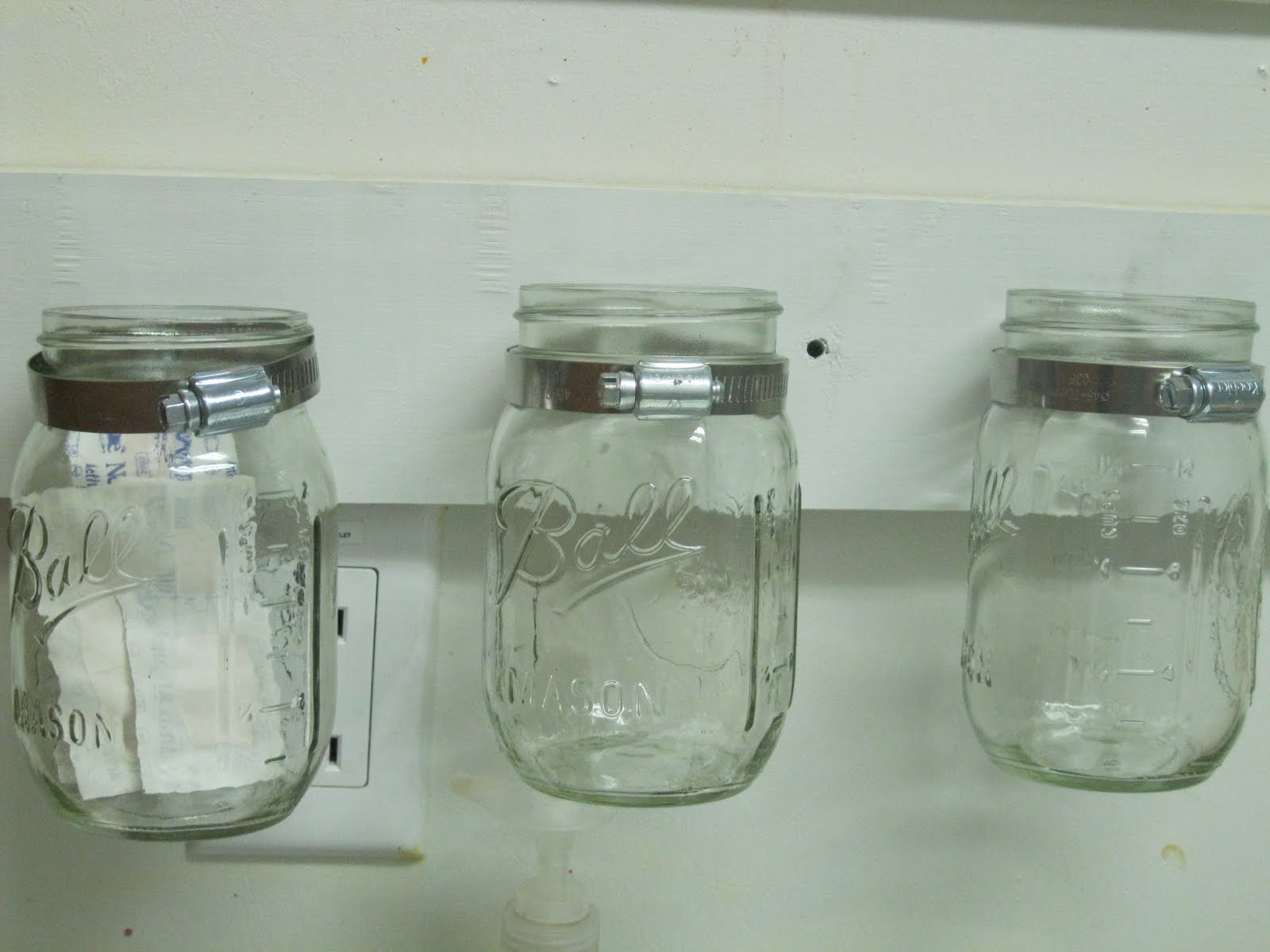Living at the Whitehead's Zoo: Mason Jar DIY Shelves