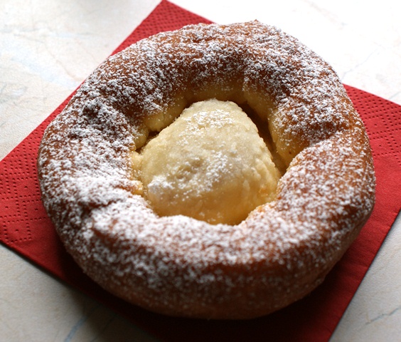 Monikas Rezepte: Kaichla, Küchel, Ausgezogene oder Knieküchla