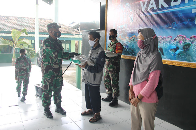 Kodim Sragen Kembali Gelar Serbuan Vaksinasi Nasional Untuk Masyarakat Kodim Sragen Kembali Gelar Serbuan Vaksinasi Nasional Untuk Masyarakat