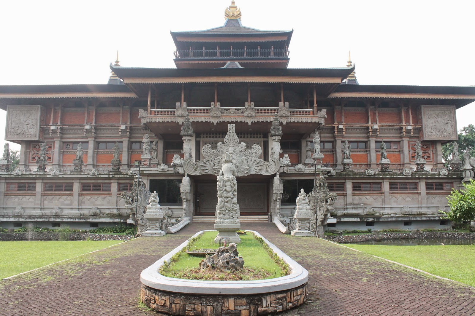 60 Museum Jakarta: Museum Indonesia (TMII, Jakarta Timur)