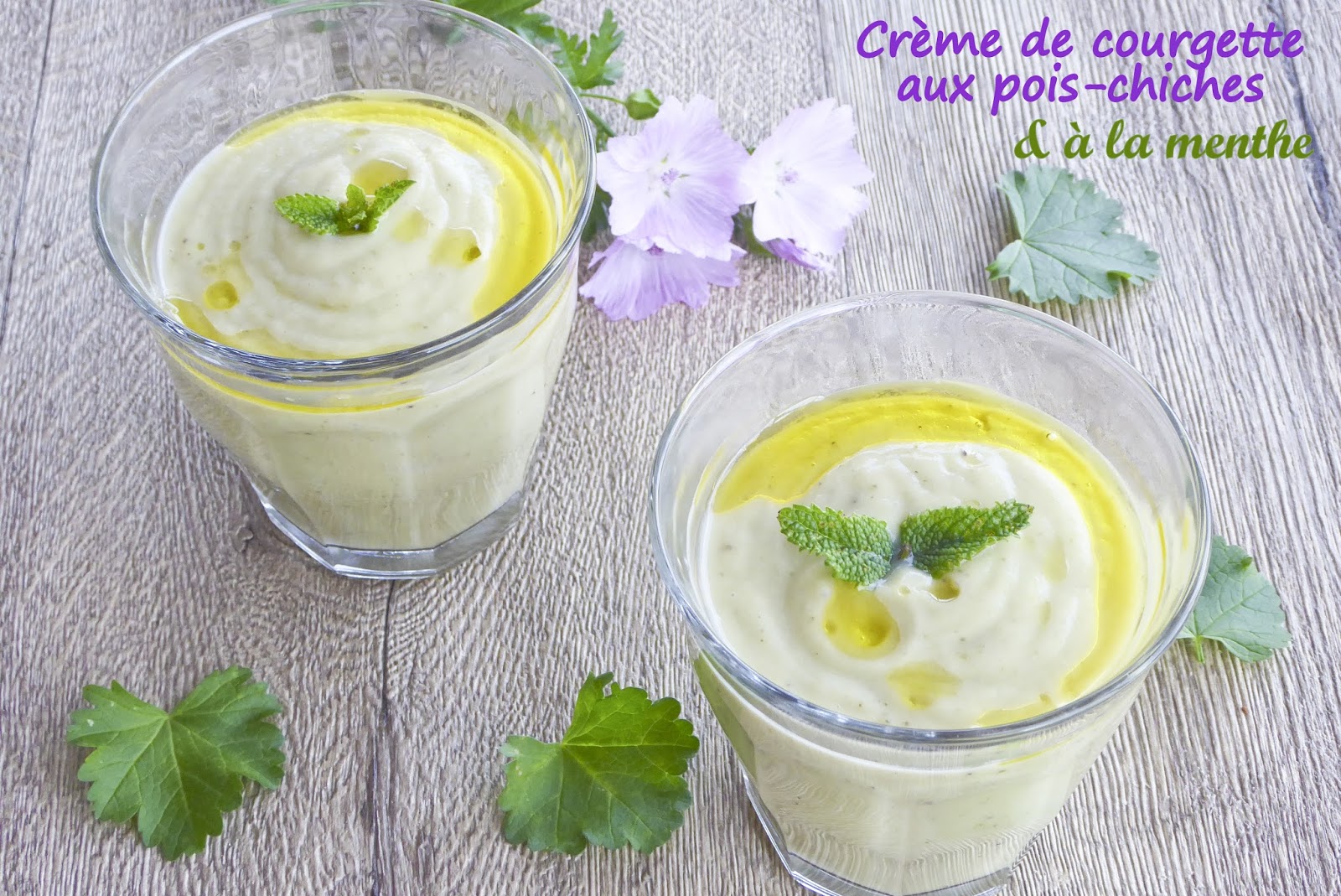 Crème de courgette aux poischiches et à la menthe