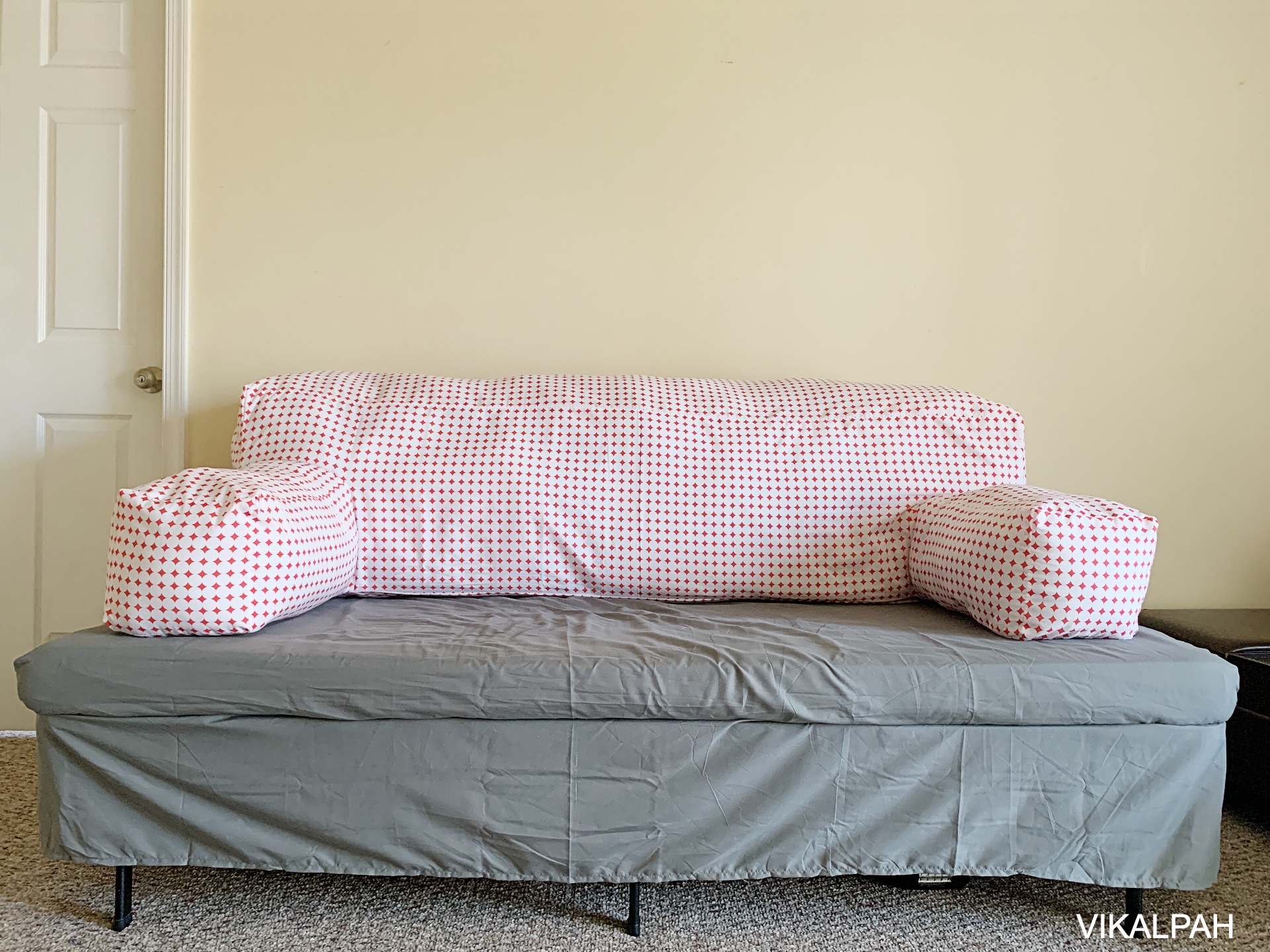 Twin Bed Into A Couch Diy Cover, How To Make A Twin Bed Look Like A Couch