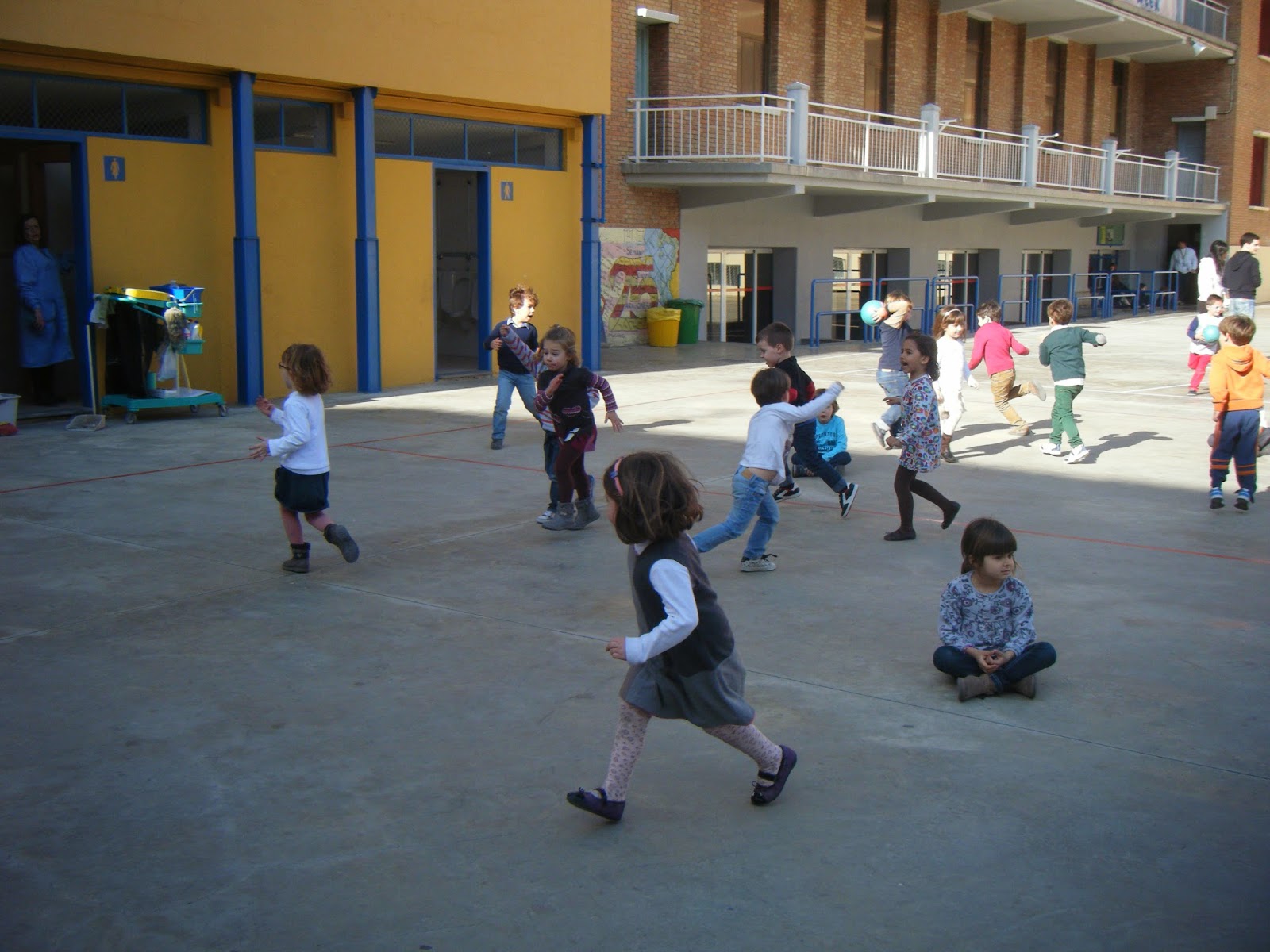 Educación Infantil San Viator Huesca Jugamos En El Patio