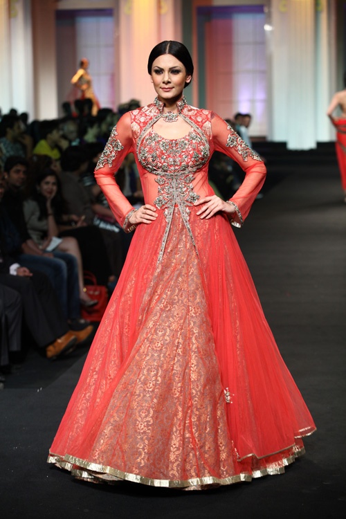 AMAZING TRENDY PARTY WEAR GOWN