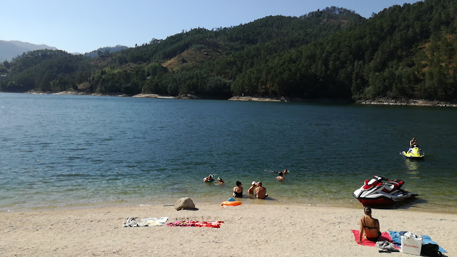 Praia Fluvial do México - Barragem Caniçada Praia Fluvial do México - Barragem Caniçada