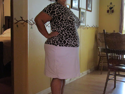 White Ponte Knit Straight Slim Skirt & Button Help www.sewplus.blogspot.com