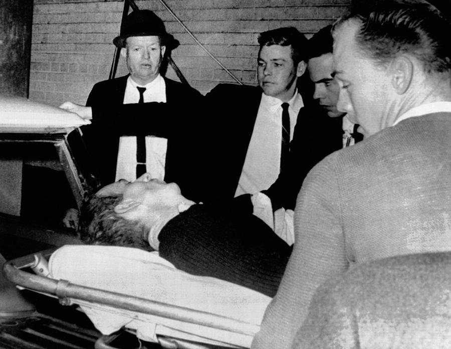 Momentos del Pasado: Lee Harvey Oswald es disparado por Jack Ruby en